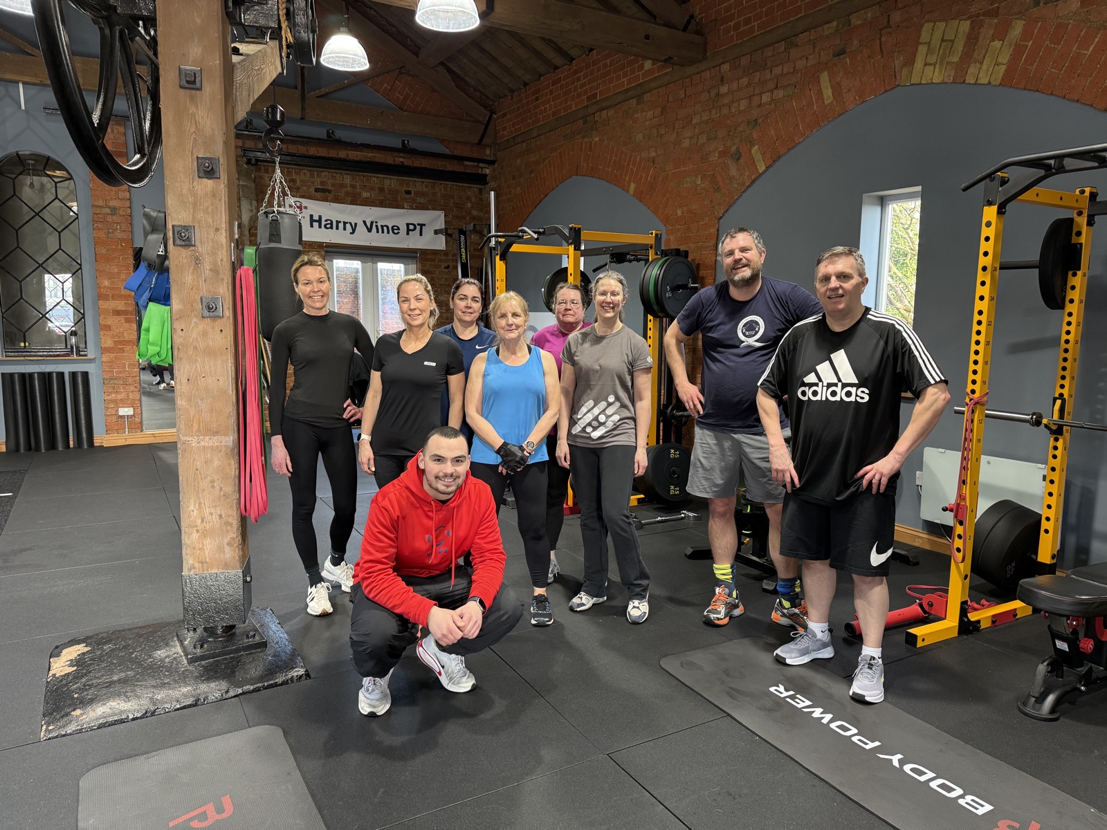 A small HIIT+RUN class mid-session